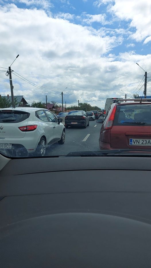 Atenție, șoferi! Blocaj la intrarea în municipiul Buzău
