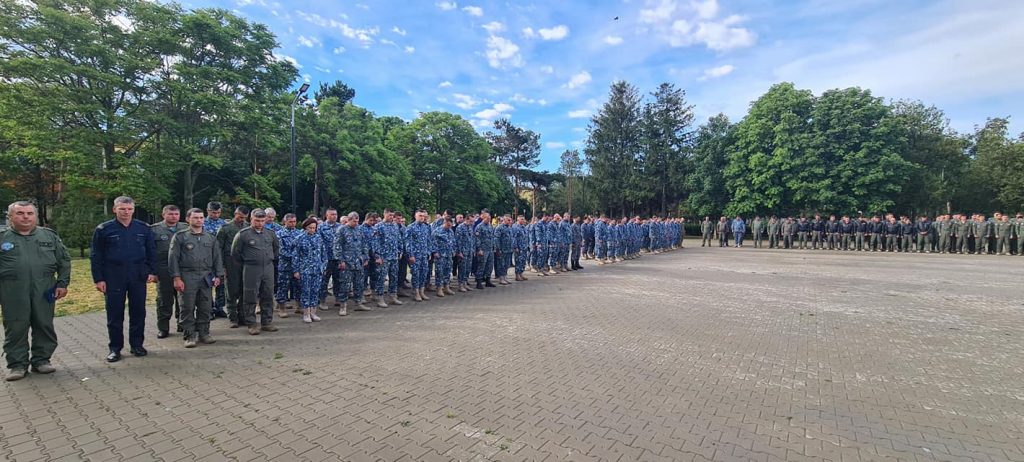 (FOTO) Ceremonii de comemorare în memoria parașutistului militar mort la Boboc