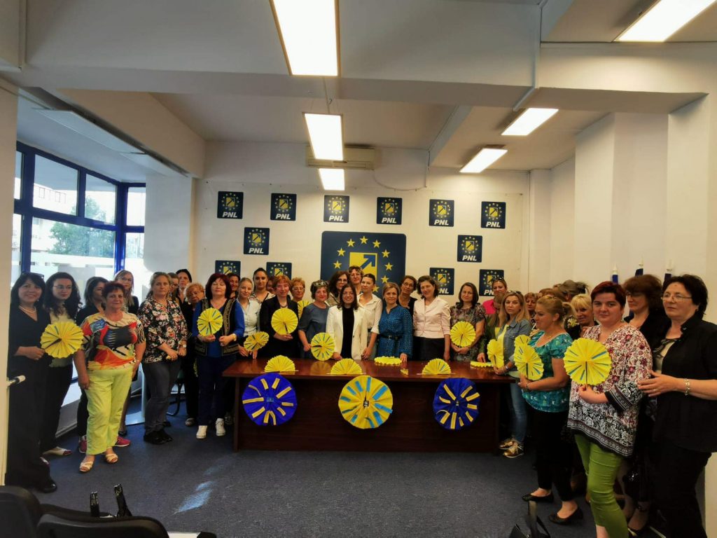 (foto) Cum au sărbătorit femeile liberale 147 de ani de liberalism
