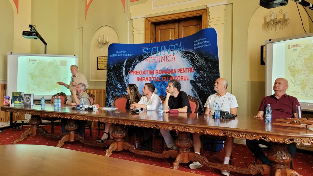 Știința evadează din laborator și ajunge în parc. Experimente și observații astronomice într-un parc din Buzău