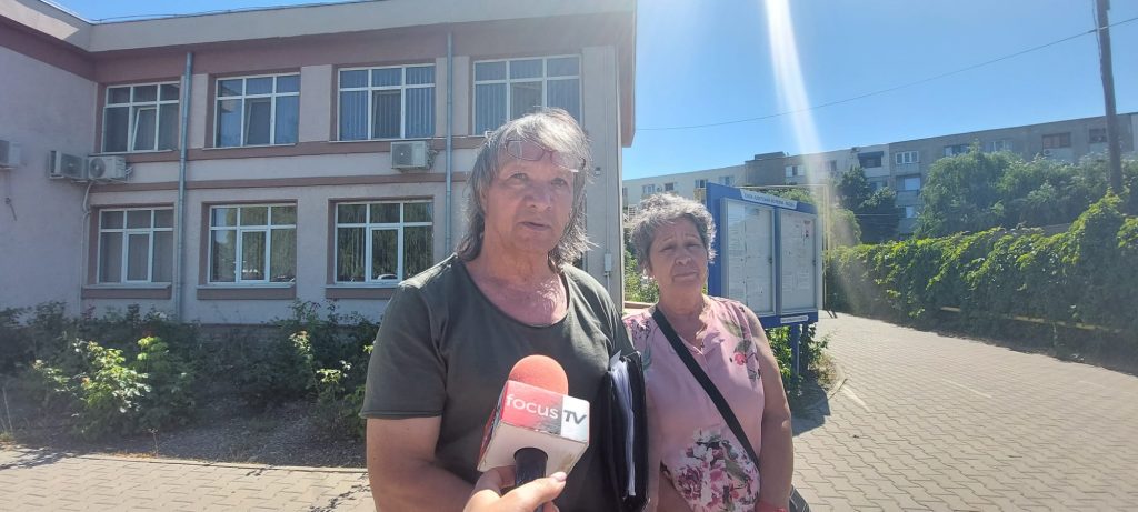 Protest! Prima femeie macaragiu din Buzău vrea să iasă la pensie, dar nu poate. De ce