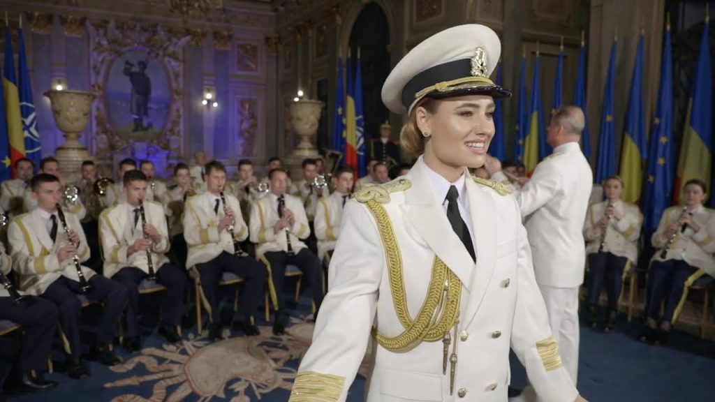 Singura femeie care dirijează fanfara militară! O asculți la FOCUS FM
