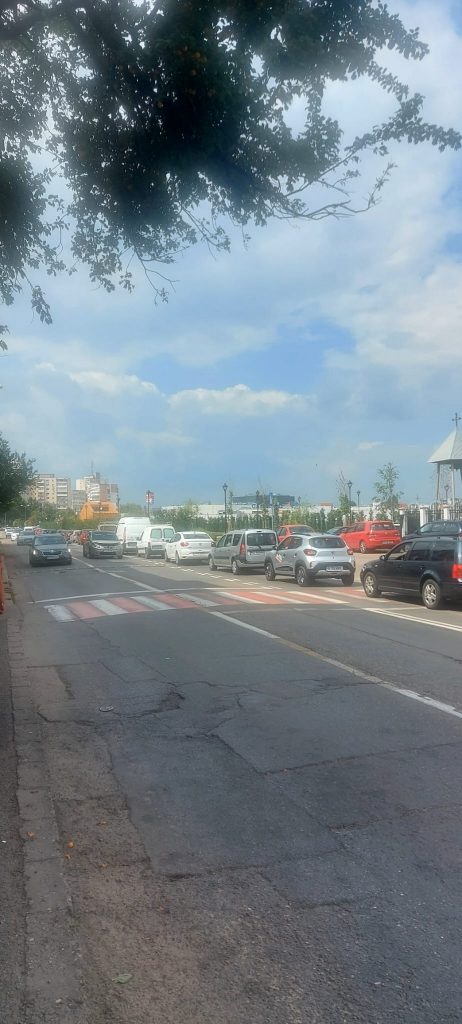 Haosul din trafic care a paralizat jumătate de oraș are și urmări. Prima amendă și o ședință de urgență la Prefectură