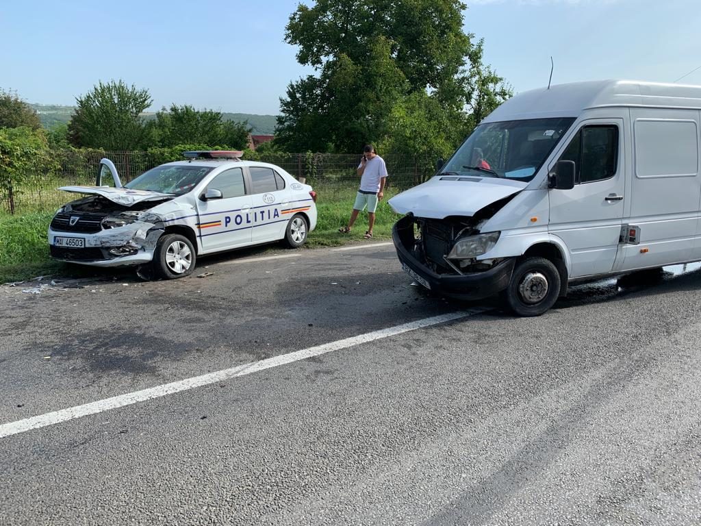 Doi polițiști, răniți în accidentul de la Măgura. Cum s-a întâmplat totul