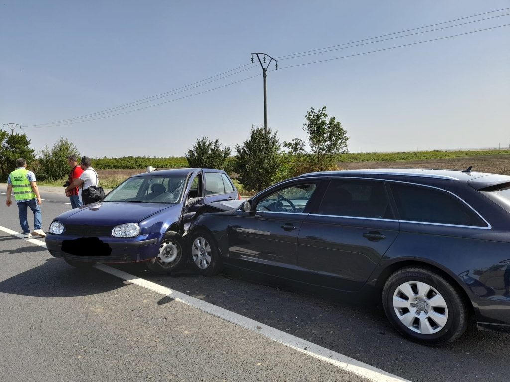 Accident pe Șoseaua Europeană. Șofer de 87 ani, rănit