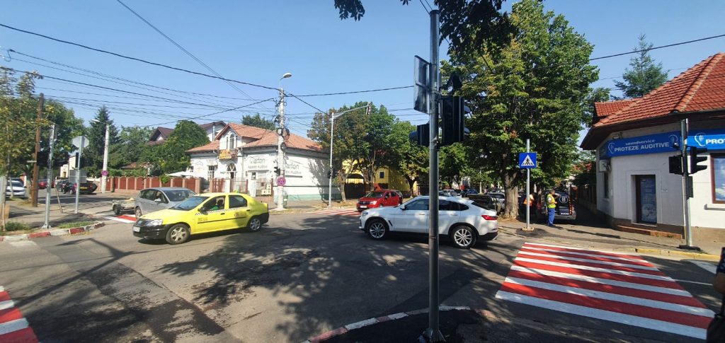 (FOTO) Măsuri pentru un trafic în siguranță într-una dintre cele mai periculoase intersecții din Buzău. Numeroase accidente s-au produs aici, în ultima vreme