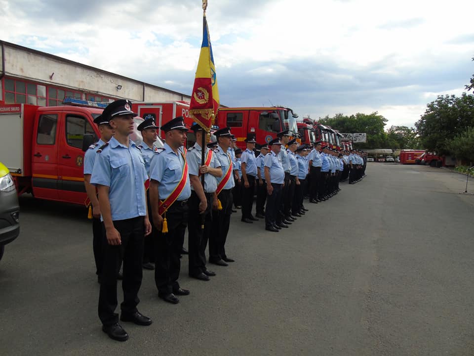 (FOTO) 1 august, o zi de neuitat pentru zeci de pompieri din Buzău