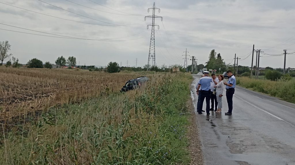 (FOTO) Accident rutier cu doi răniți produs pe fondul unei greșeli pe care o fac mulți șoferi