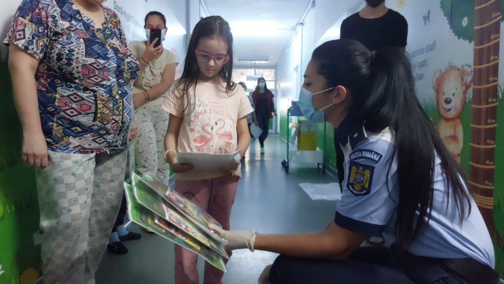 (VIDEO) Educație rutieră în secția de Pediatrie. Acțiunea, în premieră, are ca scop reducerea accidentelor cu victime minori