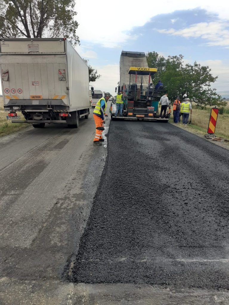 Trafic îngreunat pe un drum intens circulat. Care este motivul