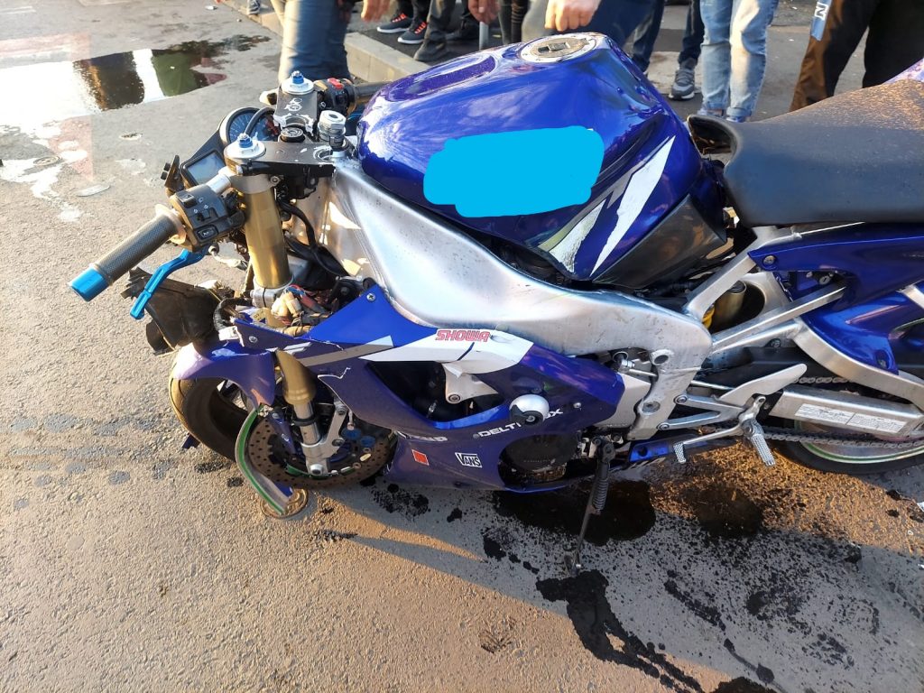 Motociclist lovit de mașină pe o stradă din Buzău
