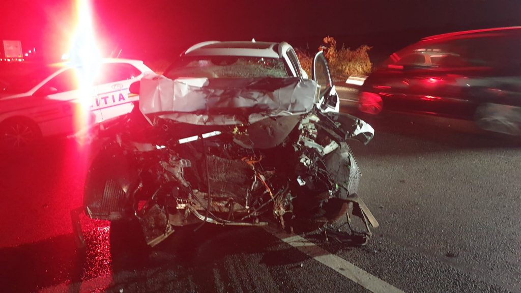 Încă un accident pe DN2! Impact teribil între un autoturism și un camion, la ieșirea din Buzău