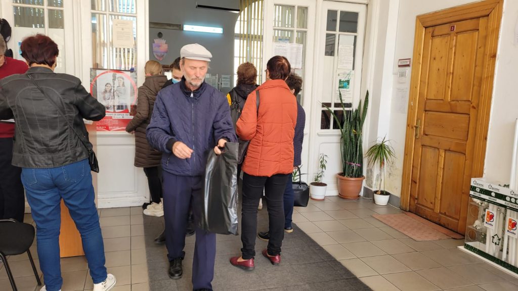 (FOTO&VIDEO) Buzoienii se așteaptă la o iarnă cu facturi uriașe. Tot mai mulți solicită ajutoare pentru încălzire