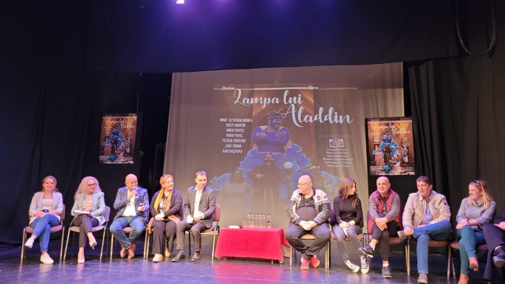(FOTO&VIDEO) Premieră cu casa închisă la Teatrul George Ciprian. Cu ce piesă a dat teatrul lovitura