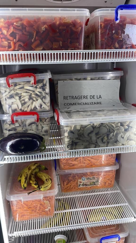 (FOTO) Fast-food închis de comisarii de la Protecția Consumatorului. Ce nereguli au fost găsite