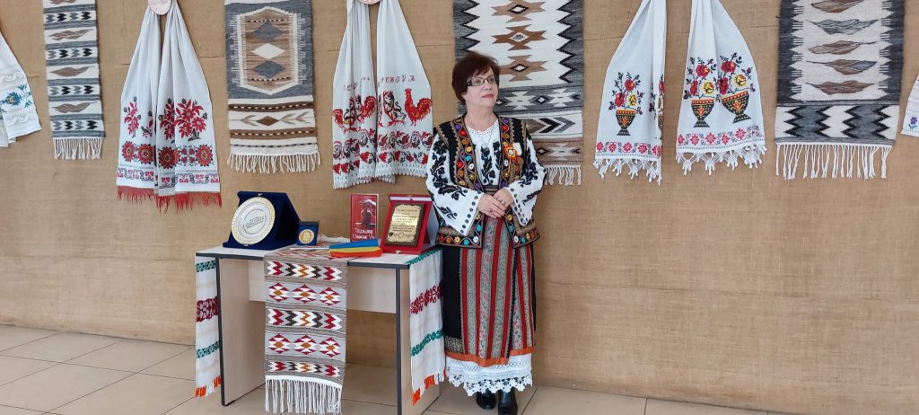(FOTO&VIDEO) Visul la care lucrează creatoarea populară Amelia Papazissu. Unde ar putea ajunge colecția sa impresionantă de artă populară