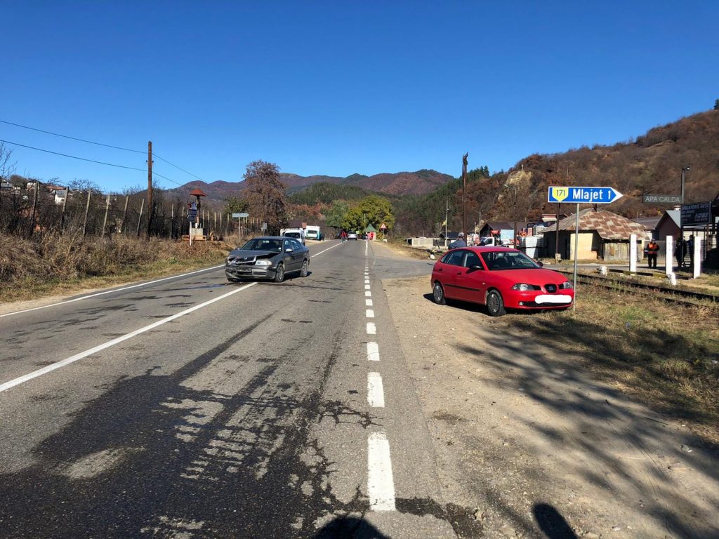 (FOTO) Accident cu 3 răniți la Nehoiu. Printre victime se află și o adolescentă