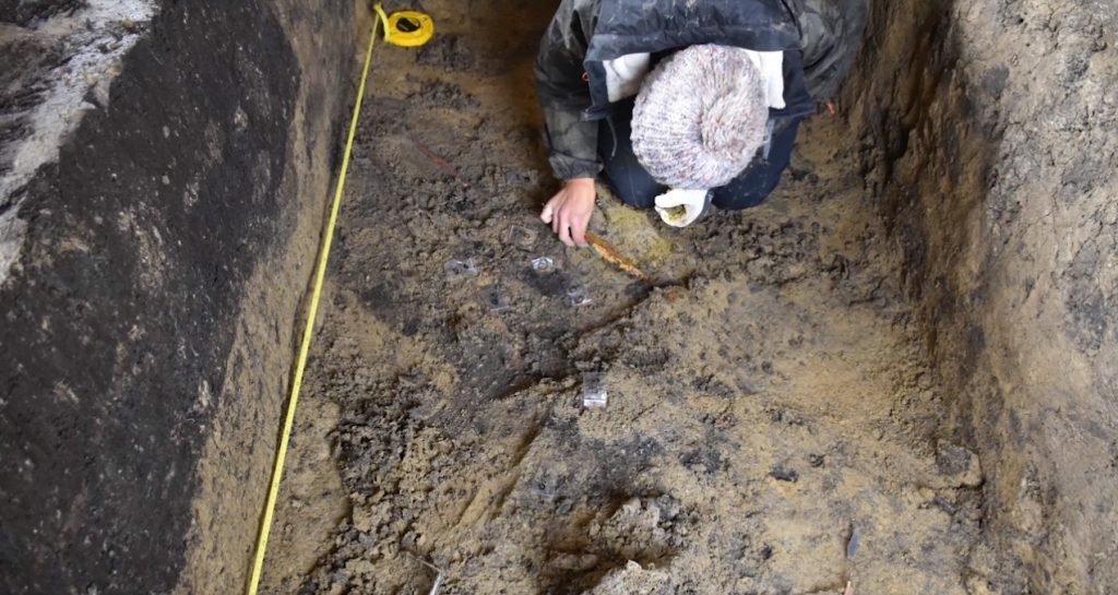 (FOTO&VIDEO) Descoperire arheologică monumentală pe șantierul autostrăzii Ploiești – Buzău. Arheologii vorbesc despre o adevărată comoară!
