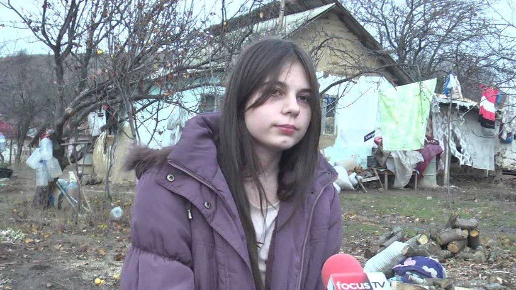 Sărbători mai frumoase pentru Maria, eleva de merit de la Merei. Polițiștii locali i-au sărit în ajutor