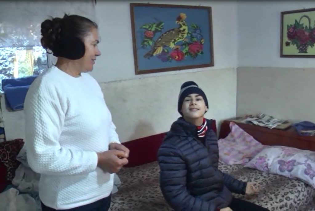 (FOTO&VIDEO) “Parcurs de învingător”- Casă nouă pentru Sorin și mama lui, visul care i-a mobilizat pe jandarmii buzoieni