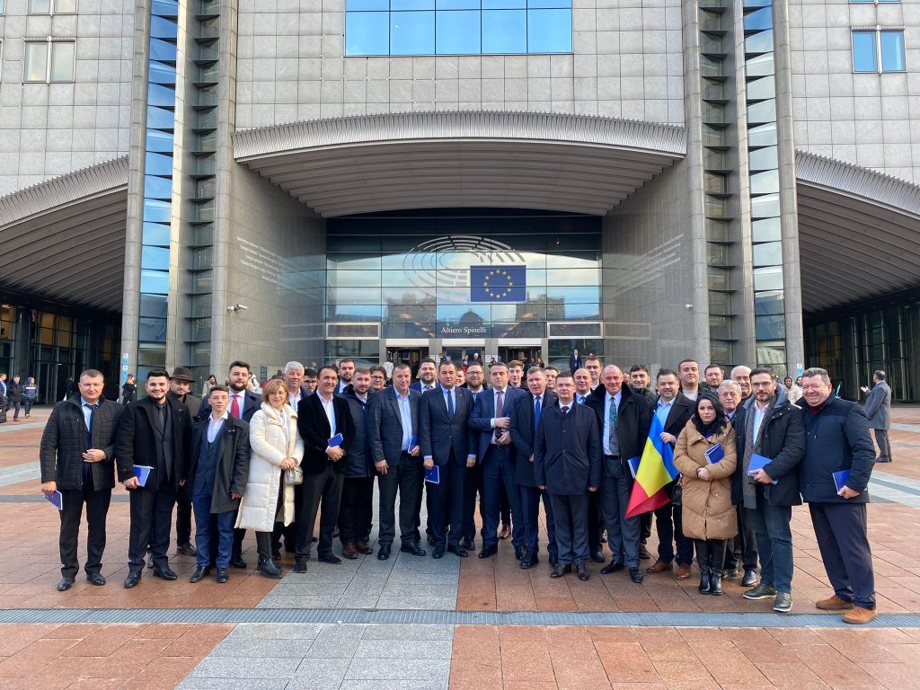 (FOTO) Liberali buzoieni, în vizită la Parlamentul European. Agenda lor a fost plină!