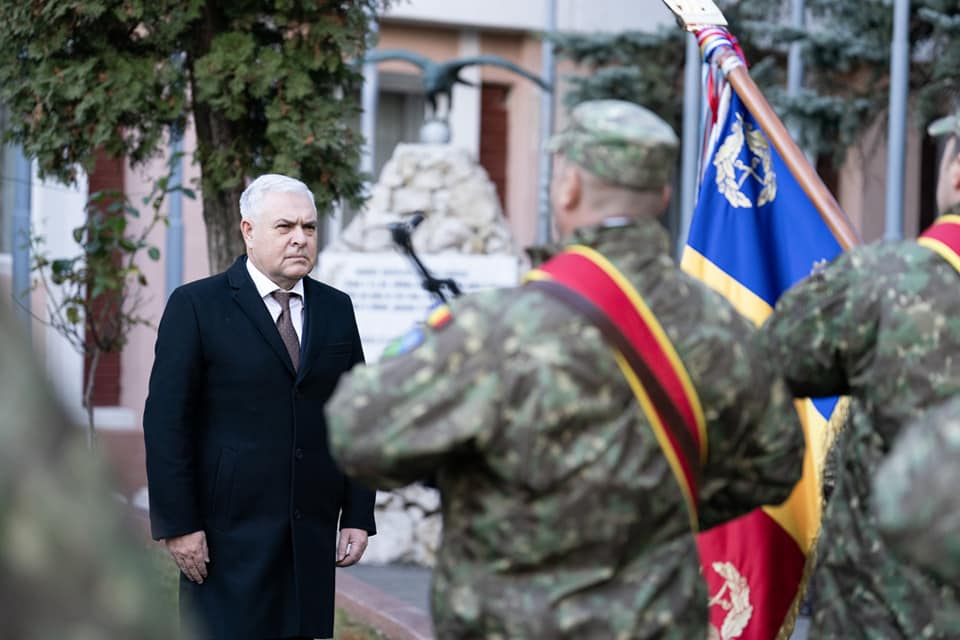 (FOTO) Ministrul Apărării, la Buzău. Mesajul important transmis militarilor