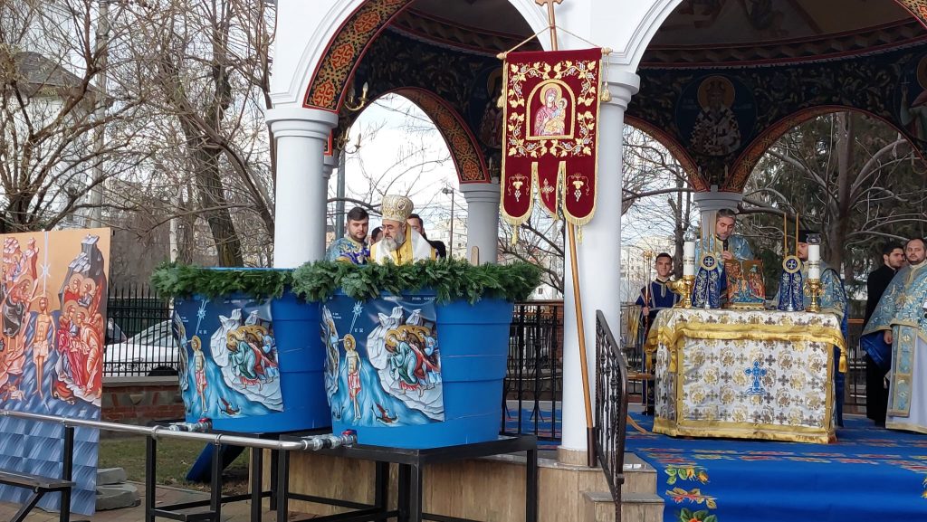 (VIDEO&FOTO) Au fost sfințite apele la Buzău! A început procesiunea de Bobotează