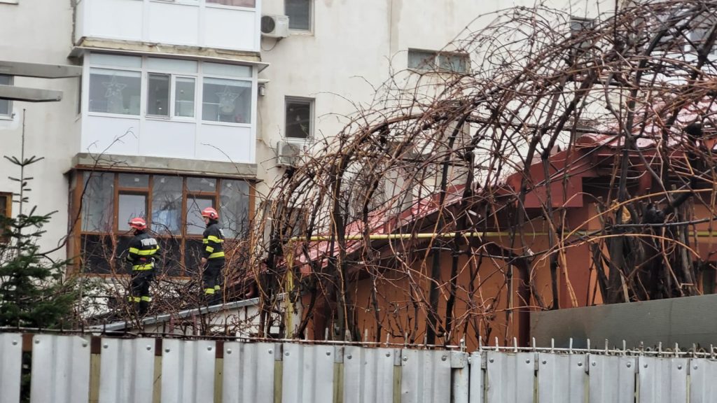 Codul portocaliu continuă să facă probleme. Pompierii, chemați să intervină la o casă din municipiul Buzău. Ce s-a întâmplat