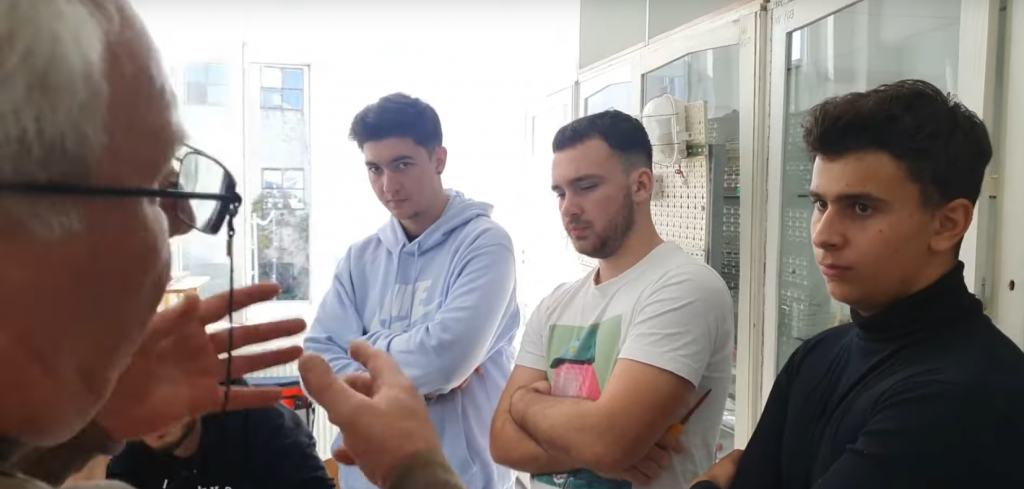 Un oraș întreg s-a mobilizat pentru a-i susține, rezultatele au fost pe măsură. Elevii unui liceu din Buzău, marii câștigători ai unei competiții cu zeci de concurenți