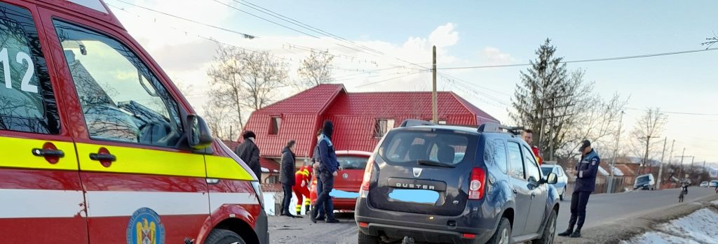 Accident pe DJ 203 K, două persoane au fost rănite