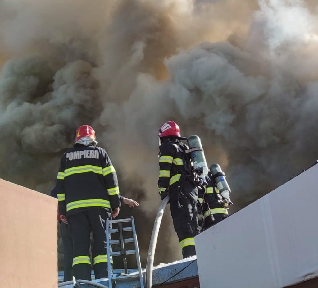(FOTO) De la ce a pornit incendiul din Piața Centrală, concluziile pompierilor