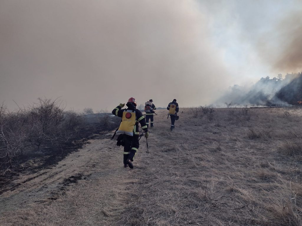(VIDEO) O nouă abordare pentru stoparea incendiilor de vegetație. Unde a fost emis primul permis de lucru cu foc