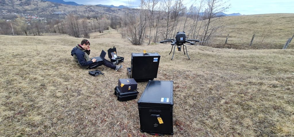 (FOTO) Echipamente de ultimă generație pentru monitorizarea cutremurelor din zona Buzău – Vrancea. Nu lipsesc dronele!