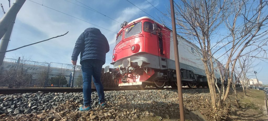 Trafic feroviar blocat! O femeie a murit lovită de tren