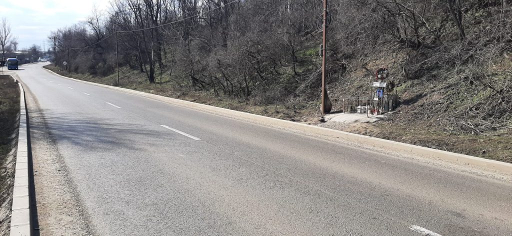 (FOTO&VIDEO) Disperare la Vadu Pașii. Oamenii cer măsuri pentru șoseaua pe care a murit Cosmin