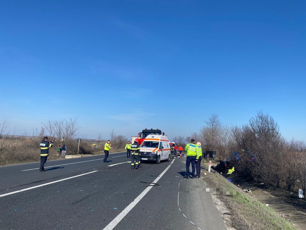 (FOTO) Drum închis spre Focșani. Accident groaznic pe DN2, la Dumbrăveni