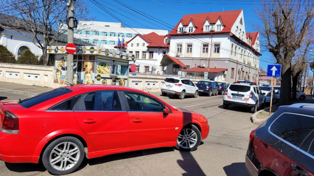 (FOTO&VIDEO) Intersecție periculoasă chiar lângă sediul poliției. Ce schimbări cer buzoienii