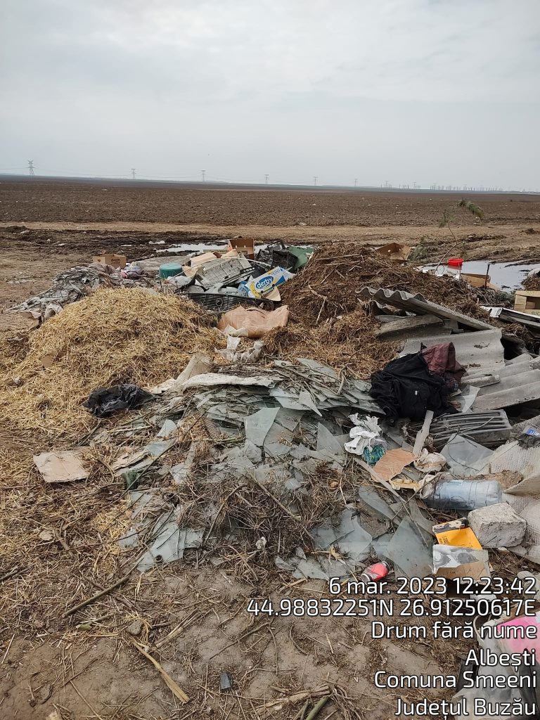 (FOTO) Amendă uriașă de la Garda de Mediu pentru o primărie din Buzău. Munții de gunoaie au stat mărturie