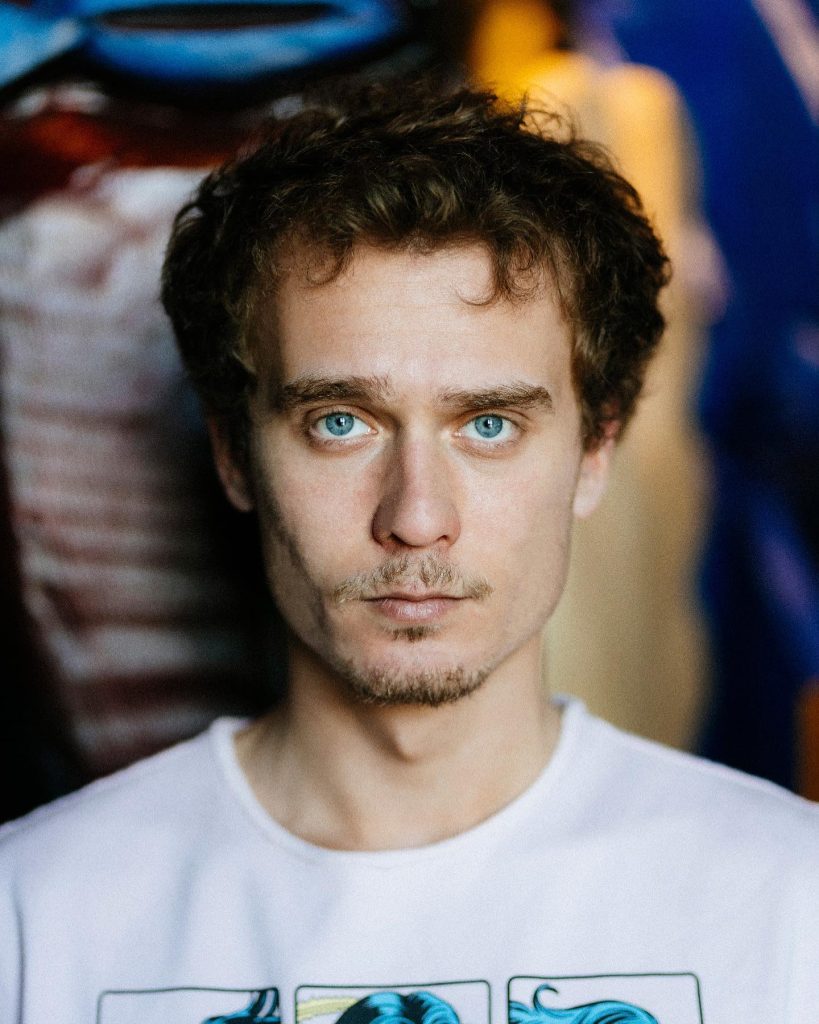 Buzoianul Vlad Ionuț Popescu este, de azi, pe Netflix. O nouă comedie românească pune pe jar cinefilii