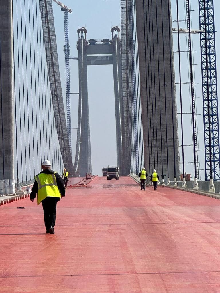 (VIDEO&FOTO) Buzoienii vor ajunge mai repede în Delta Dunării. Podul suspendat peste Dunăre, traversat în doar câteva minute