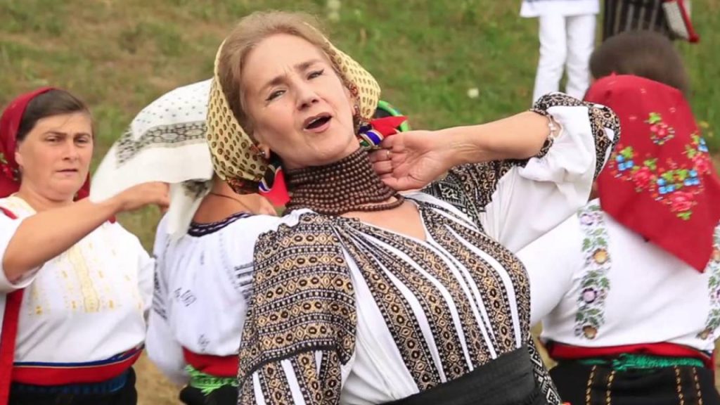 Sucurile de fructe, secretul Sofiei Vicoveanca. Artista recunoaște că nu se uită în buletin