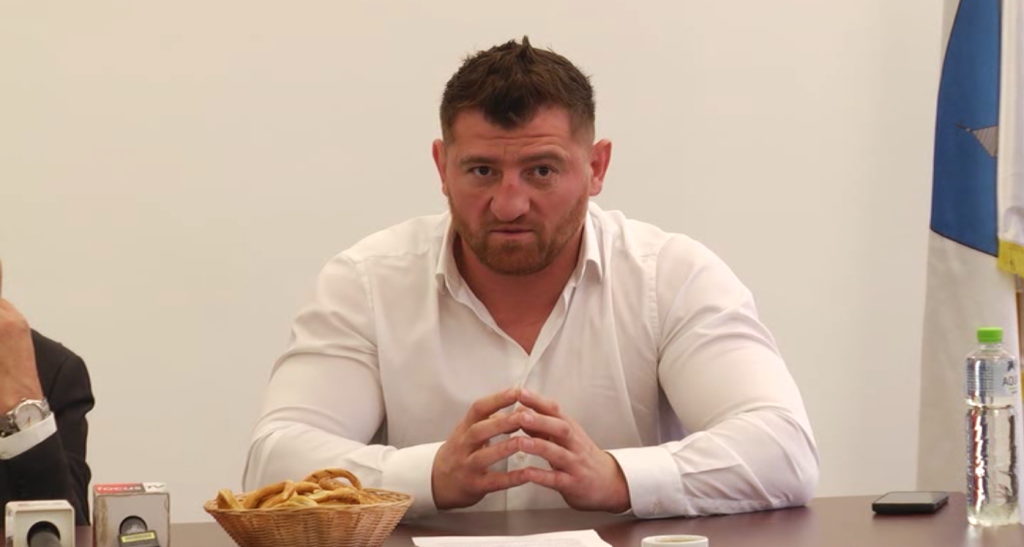 (FOTO&VIDEO) „Moartea din Carpați”, alături de victimele bullying-ului. Moroșanu nu uită cum a fost bătut în copilărie