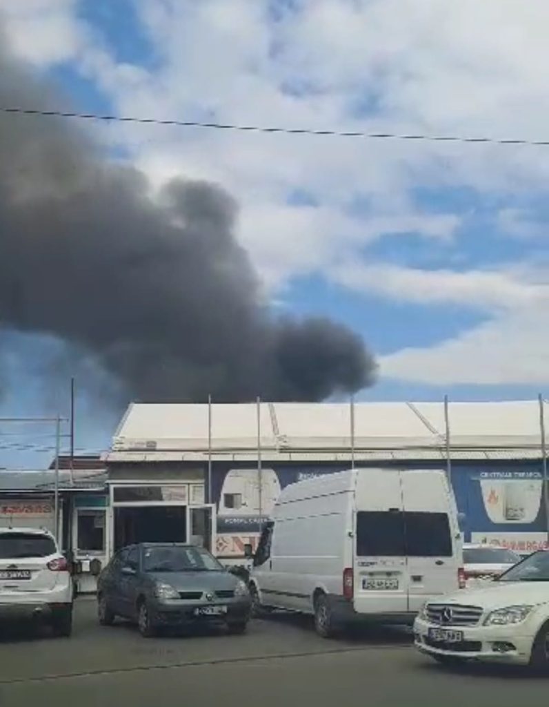 (Video) Casă din municipiul Buzău, cuprinsă de flăcări