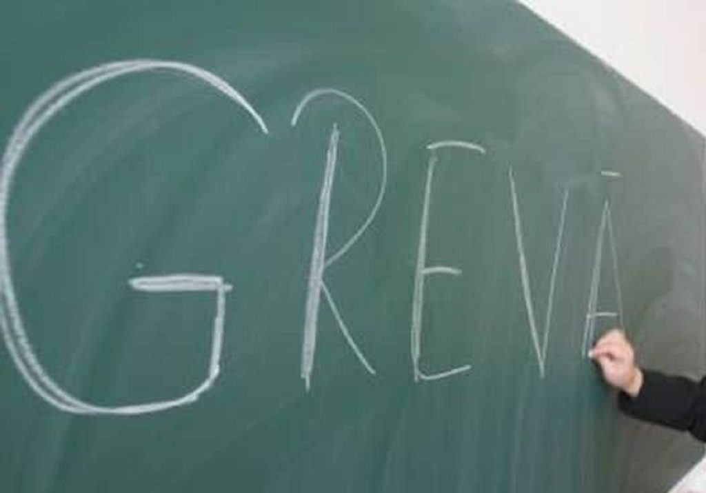 Anunțul care a bulversat pe toată lumea: încetează sau nu greva din învățământ? Profesorii, nemulțumiți de decizia liderilor de sindicat