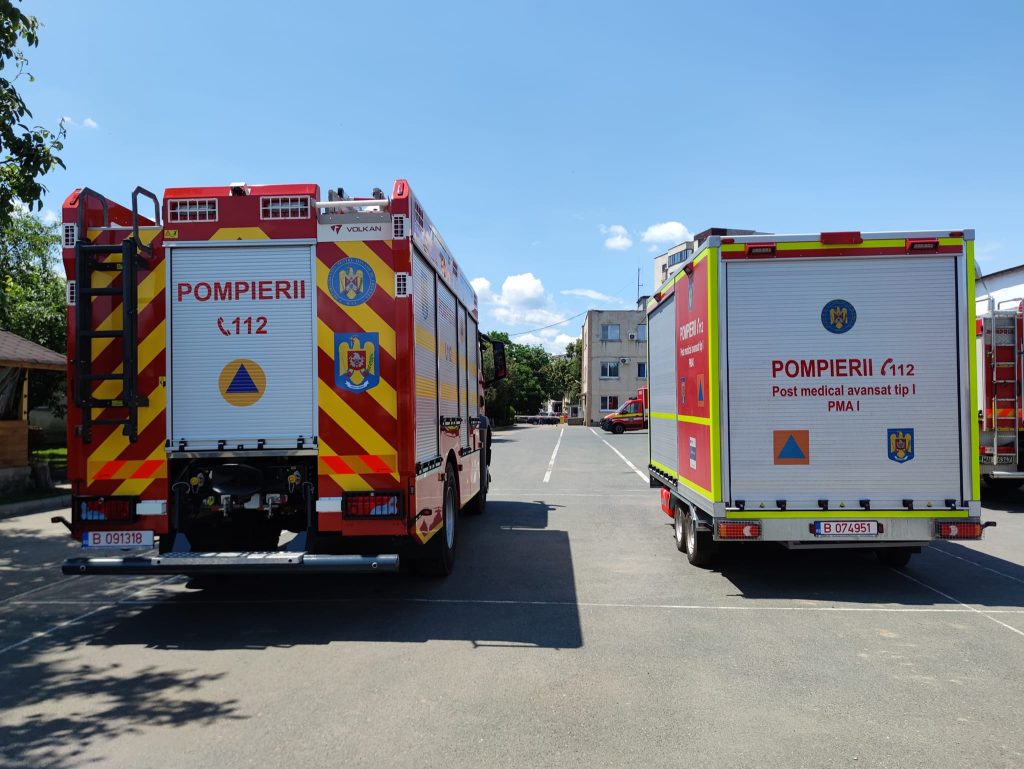 (FOTO) Două noi autospeciale completează flota ISU Buzău. Una este folosită pentru tratarea a zeci de pacienți concomitent