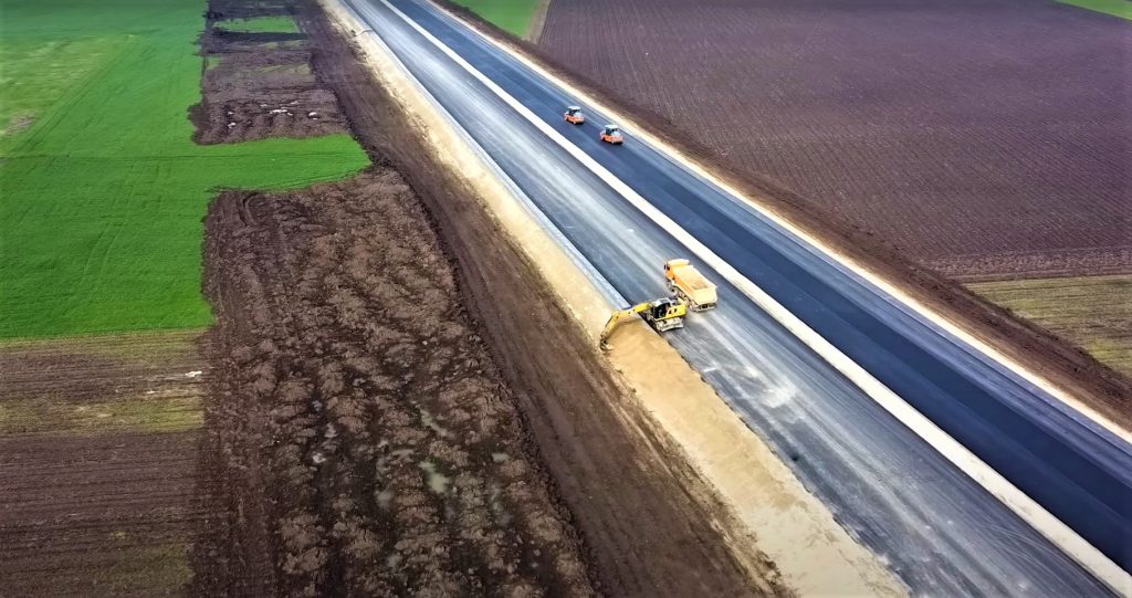 Care e stadiul lucrărilor la Autostrada A7. Avans mare de la Ploiești până la Pietroasele