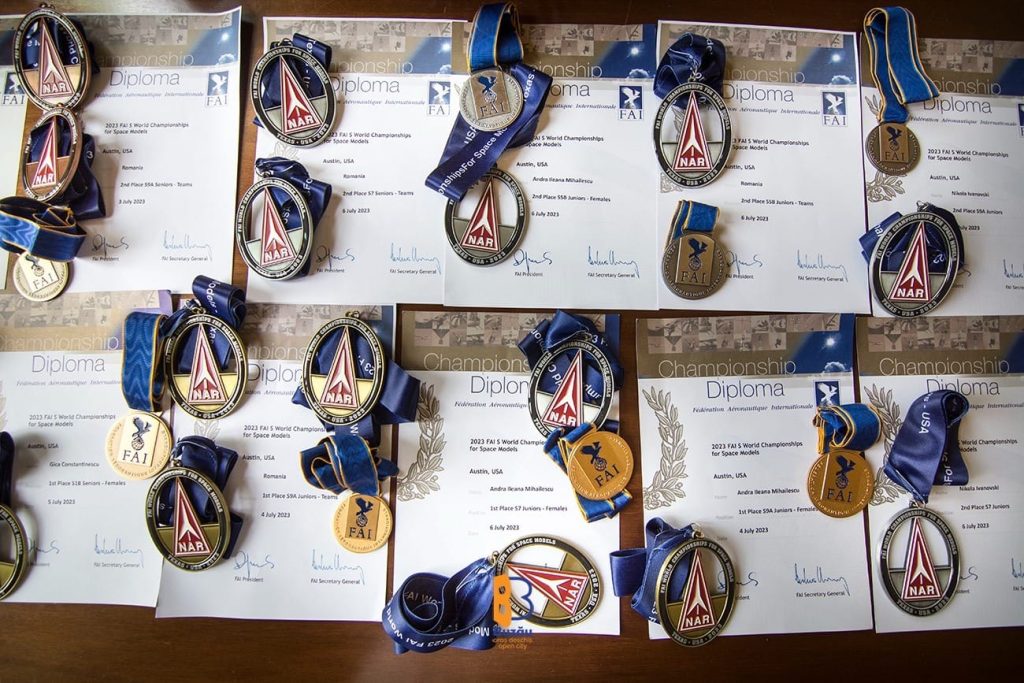 A curs cu medalii pentru echipa României de rachetomodele la campionatul mondial. Toate au ajuns la Buzău