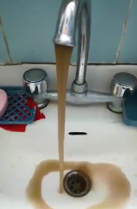 (VIDEO) Cartierul din Buzău unde a curs ”espresso” la robinet. Ce s-a întâmplat
