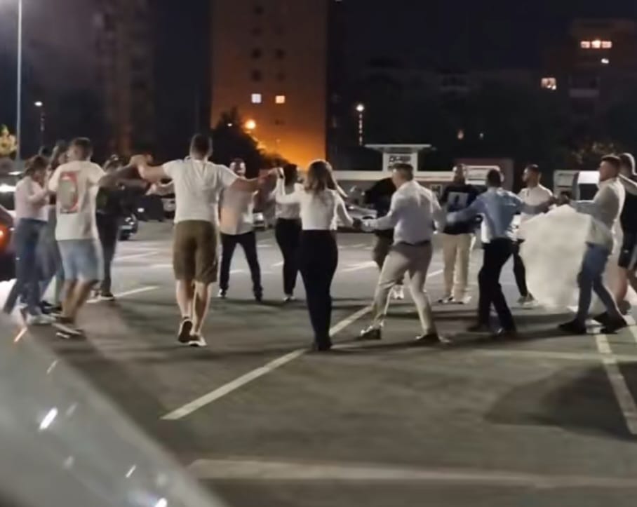 VIDEO VIRAL: Locul neașteptat unde a ajuns o mireasă din Buzău, după ce a fost furată de la nuntă