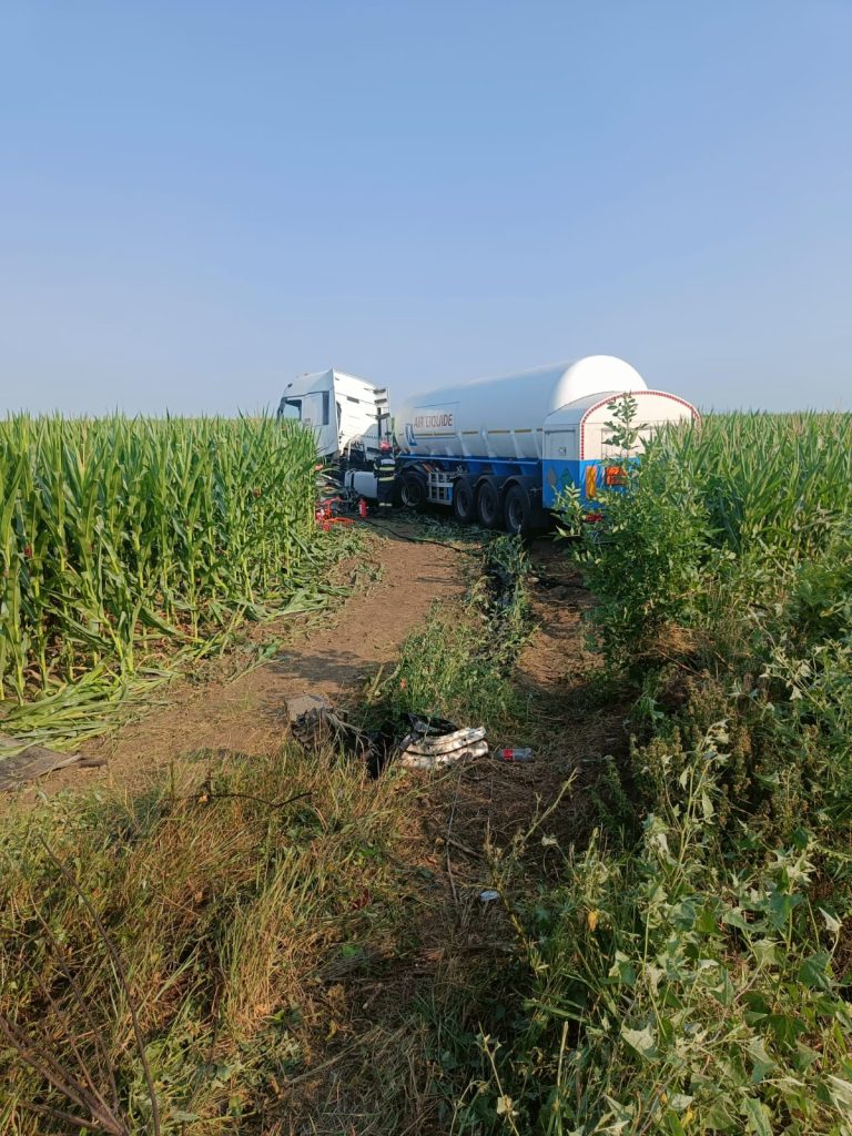 (FOTO) Accident extrem de grav pe DN2